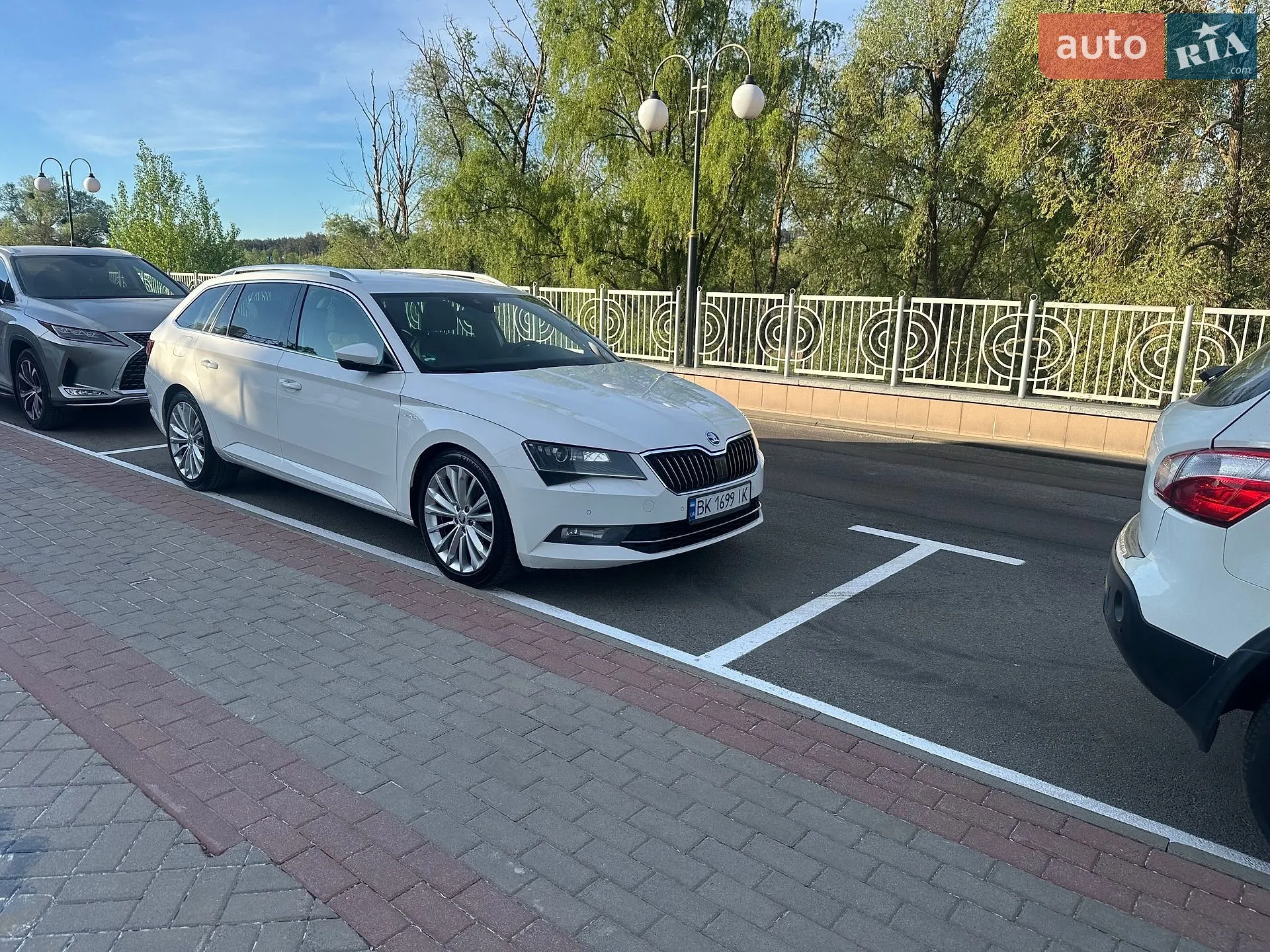 2019 Skoda Superb - мініатюра 2