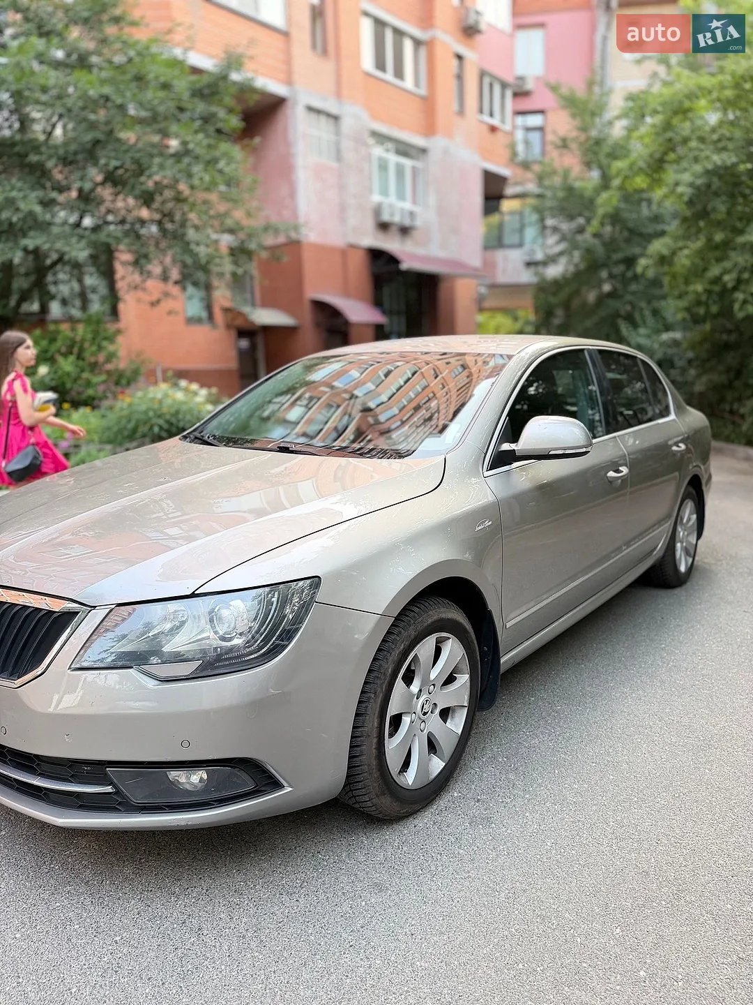 2014 Skoda Superb - мініатюра 2
