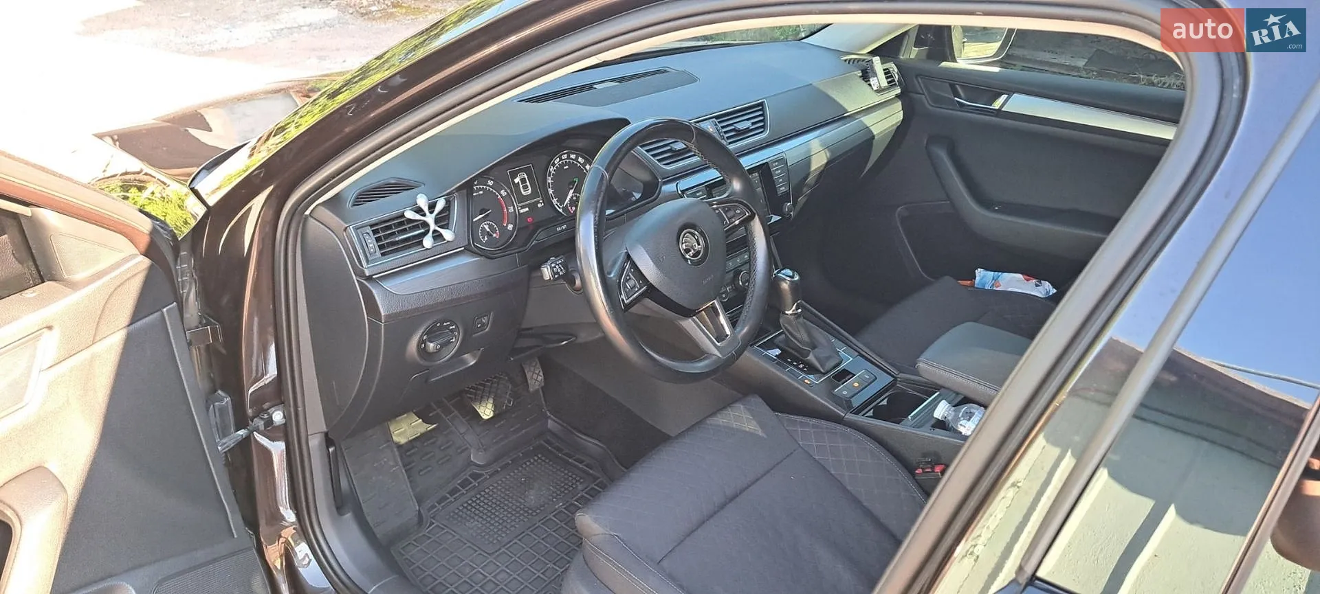 2015 Skoda Superb - мініатюра 10