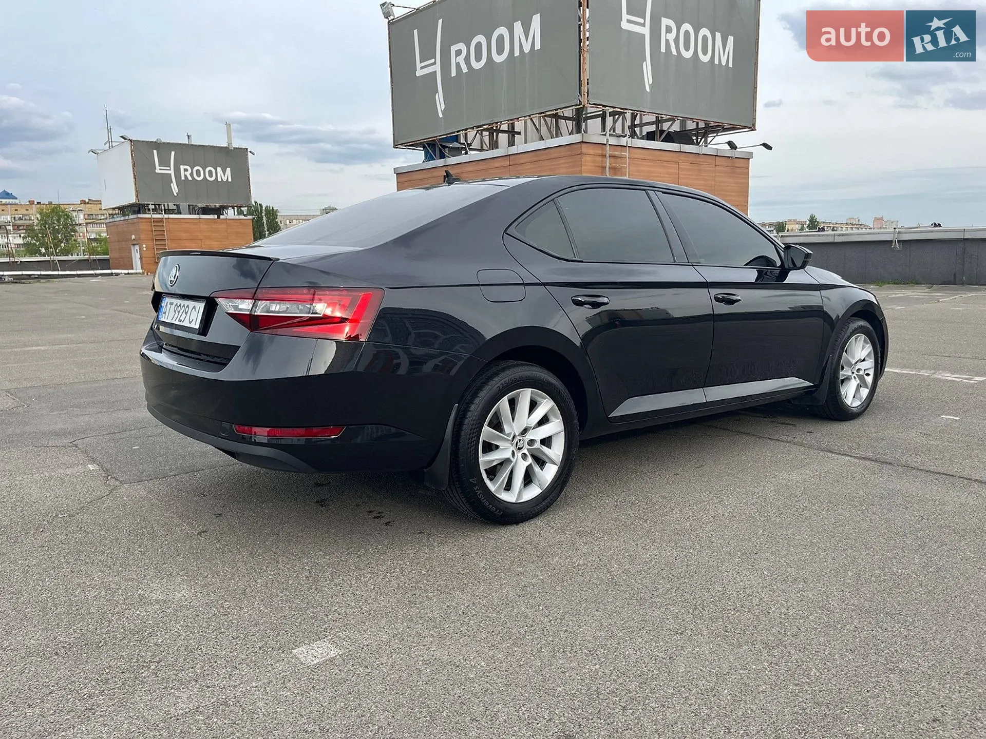 2016 Skoda Superb - мініатюра 16