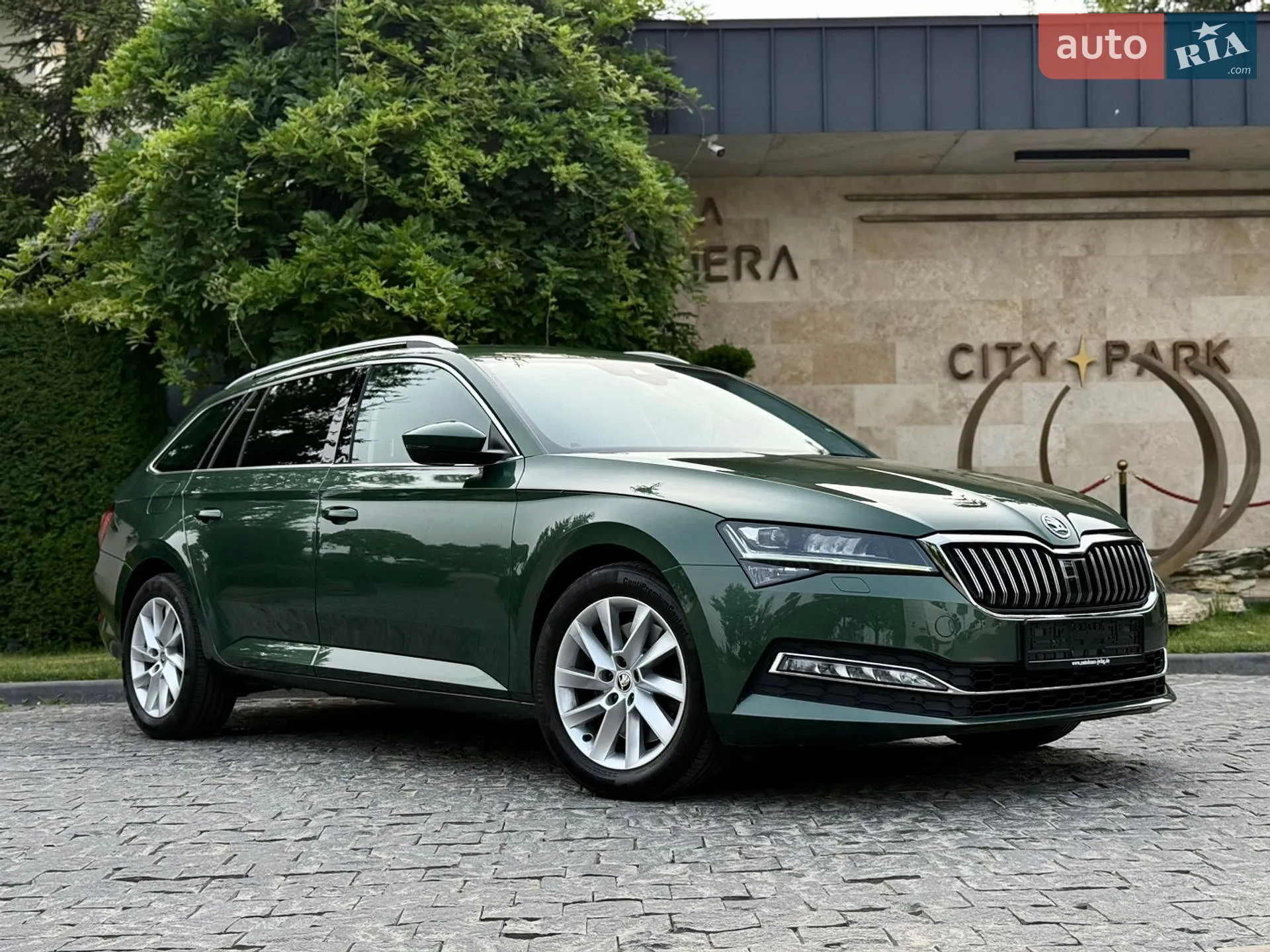 2020 Skoda Superb - мініатюра 2
