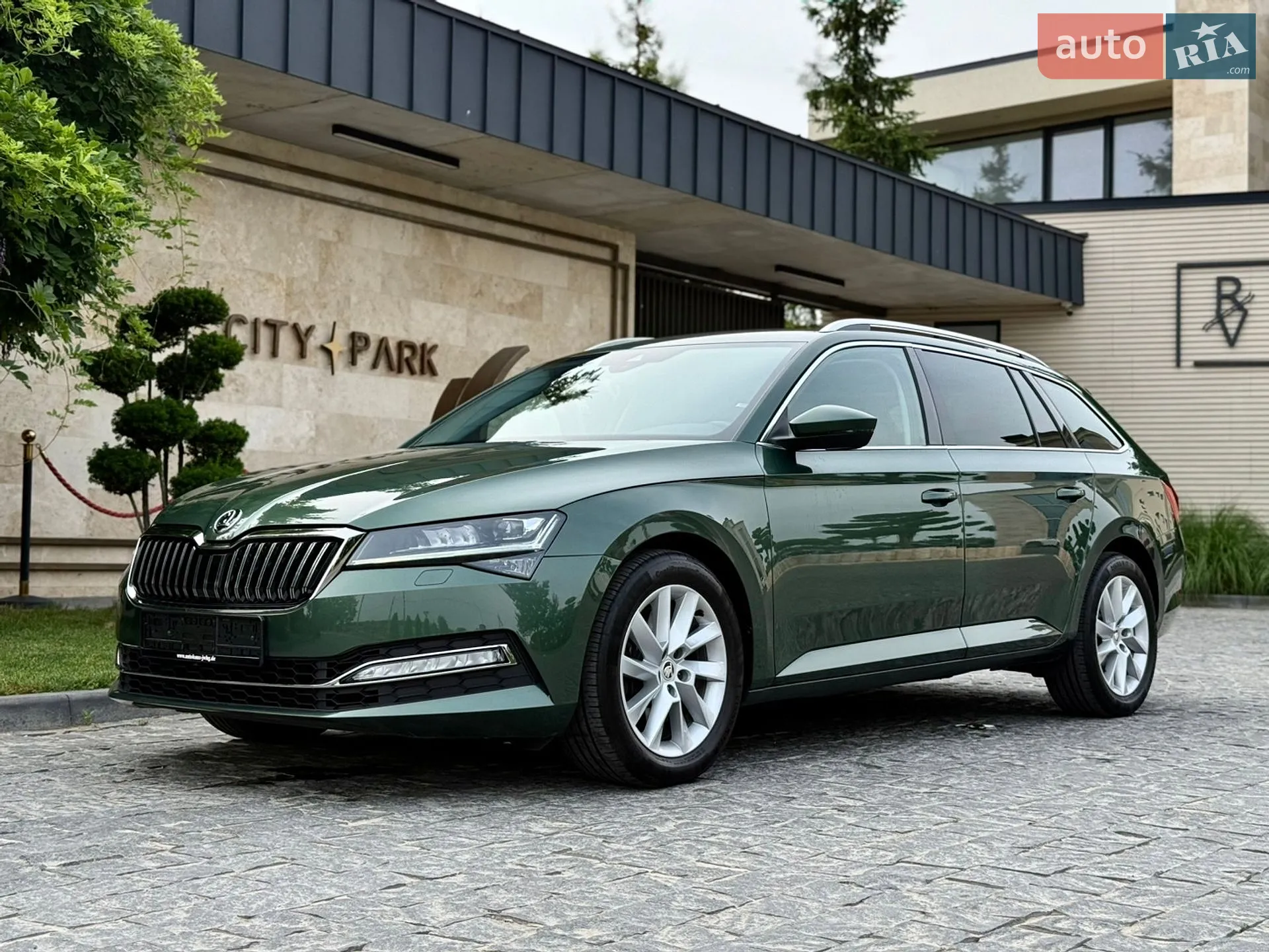 2020 Skoda Superb - мініатюра 8