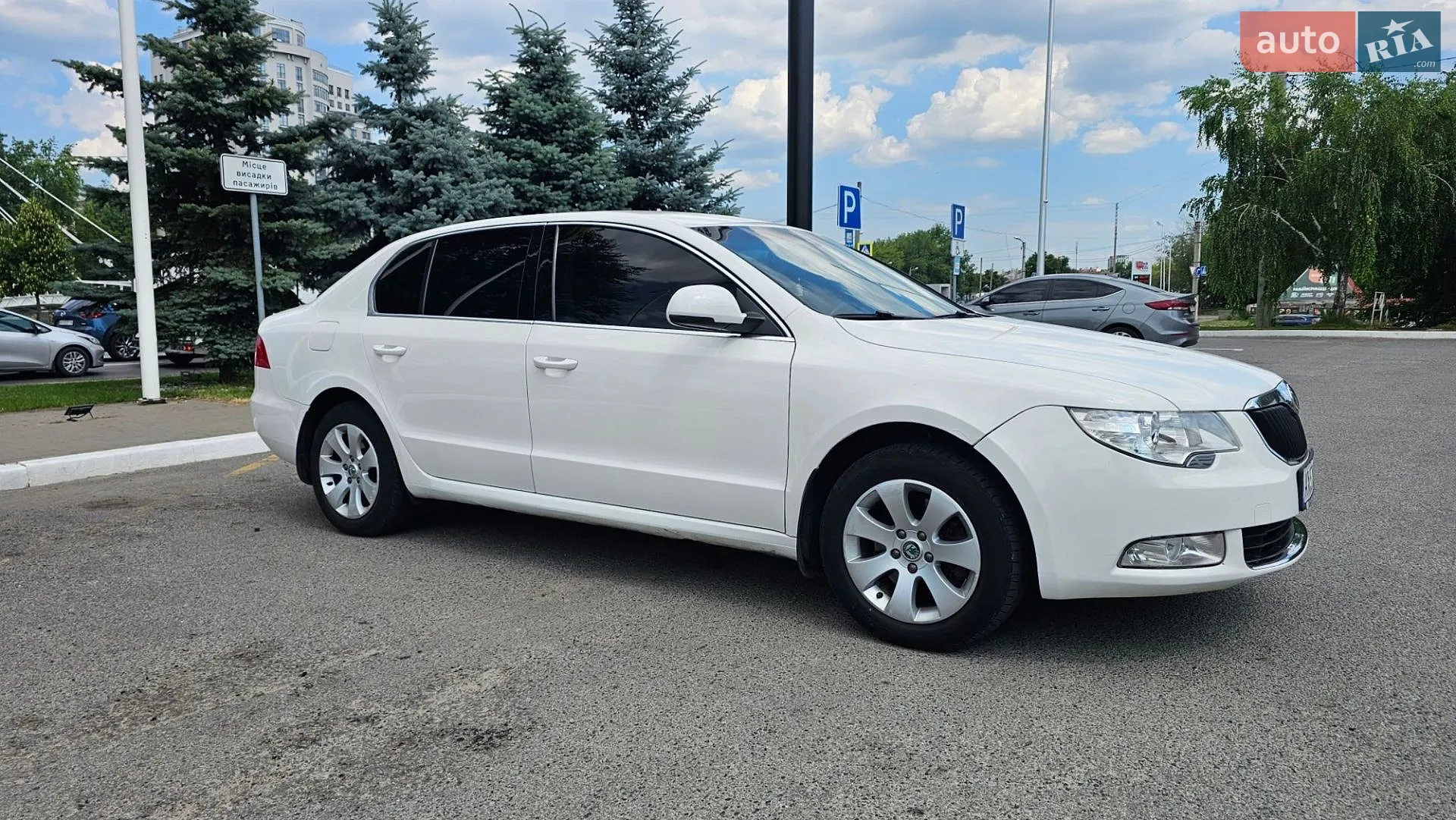2013 Skoda Superb - мініатюра 12