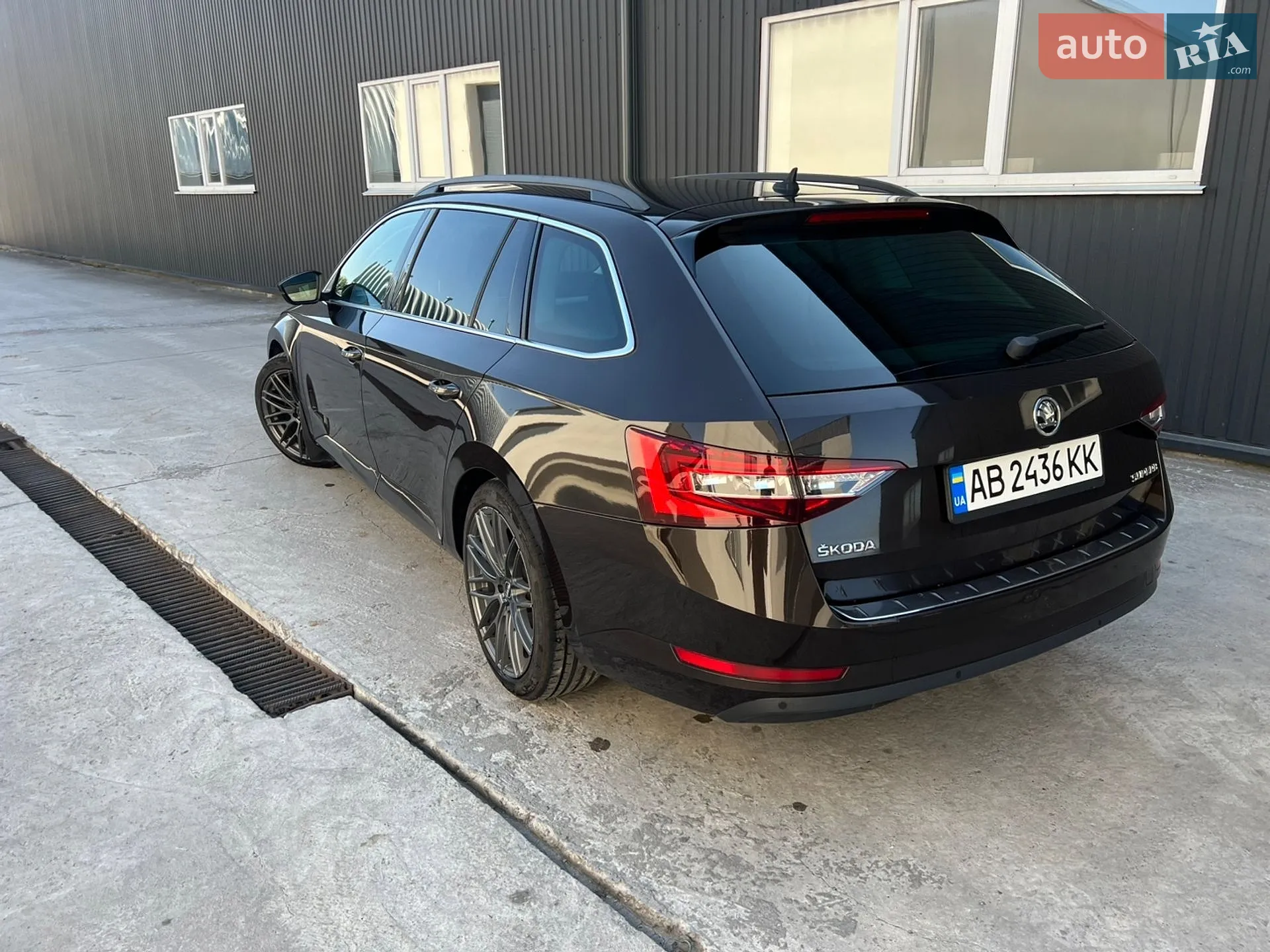 2017 Skoda Superb - мініатюра 2