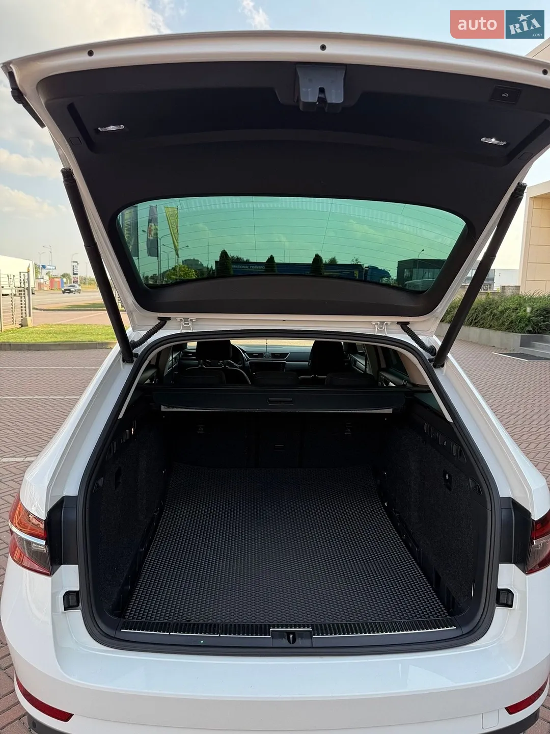 2020 Skoda Superb - мініатюра 15