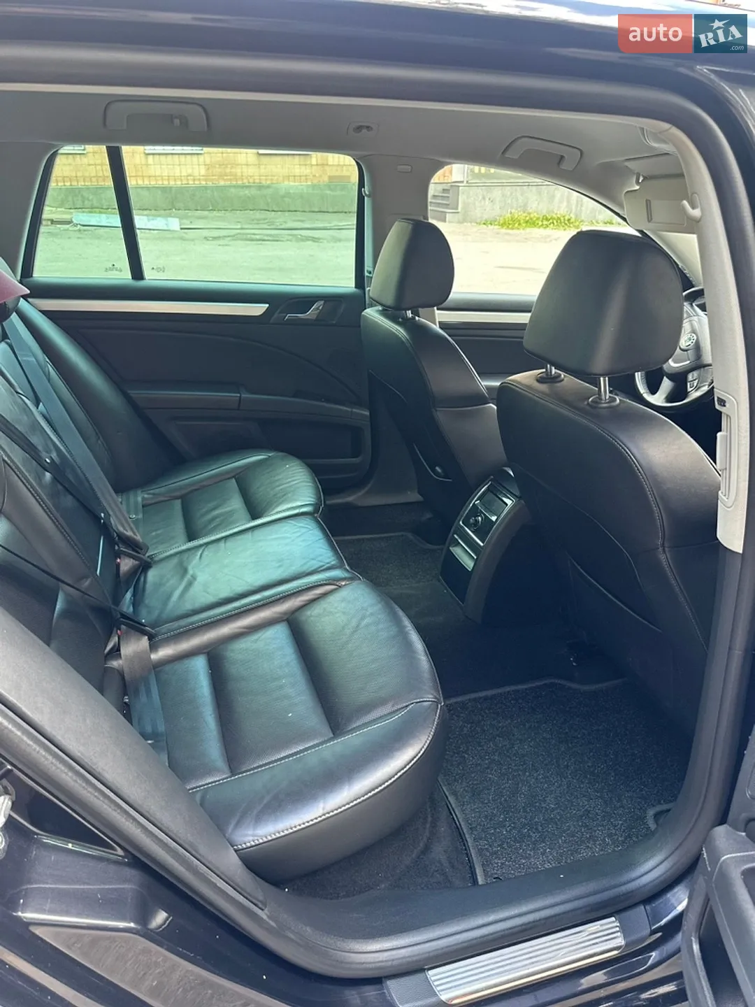 2011 Skoda Superb - мініатюра 11