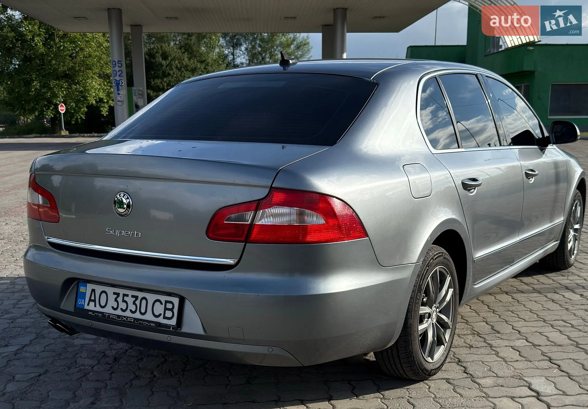 2011 Skoda Superb - мініатюра 3