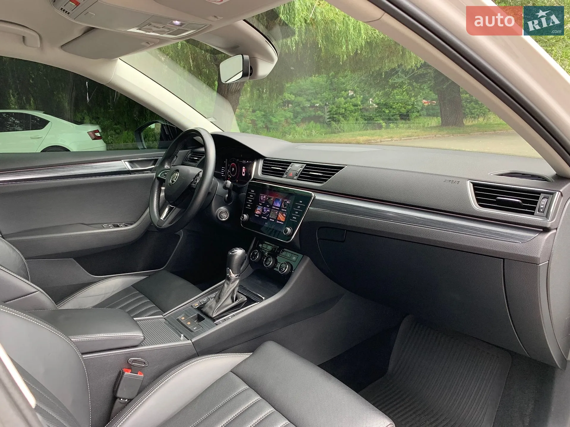 2019 Skoda Superb - мініатюра 28