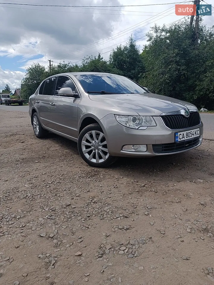 2010 Skoda Superb - мініатюра 27