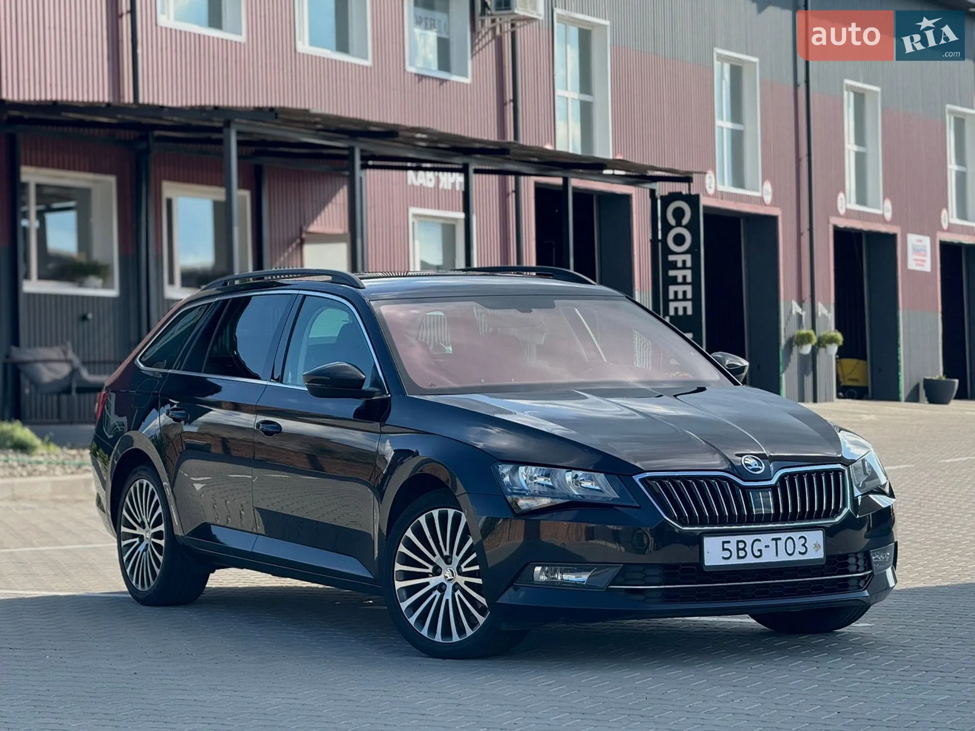 2016 Skoda Superb - мініатюра 2