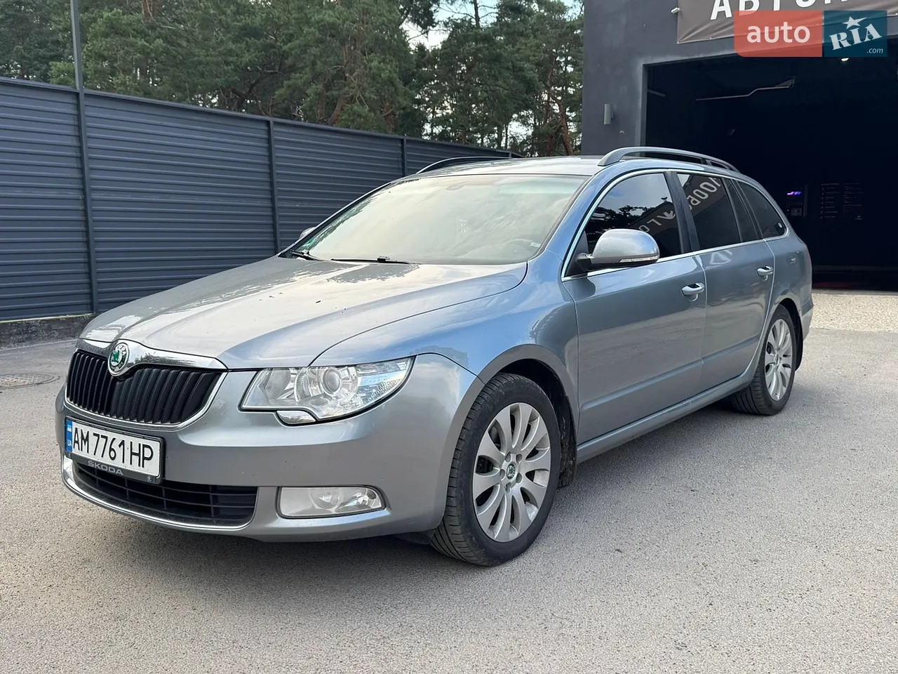 2010 Skoda Superb - мініатюра 146