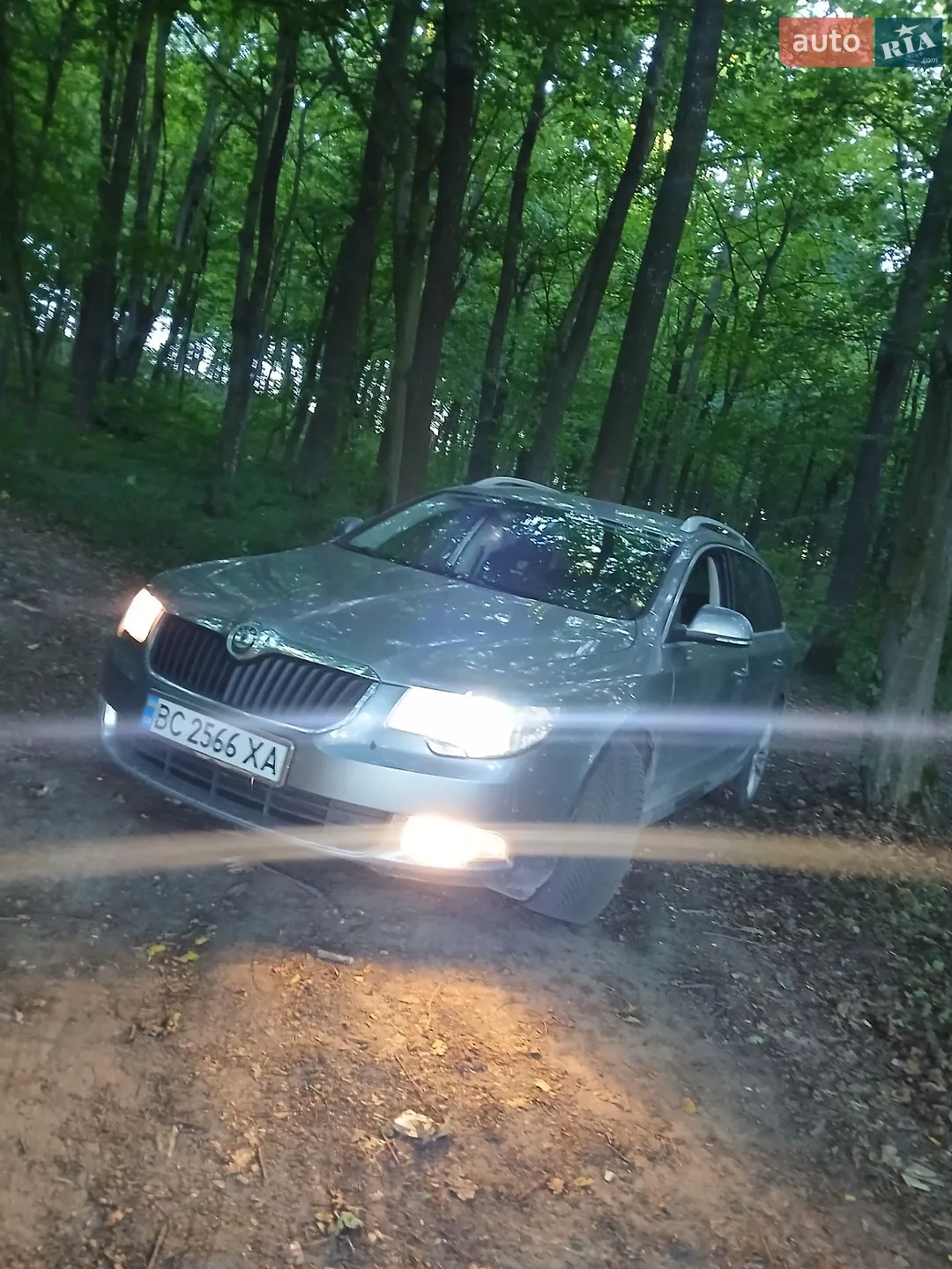 2010 Skoda Superb - мініатюра 6