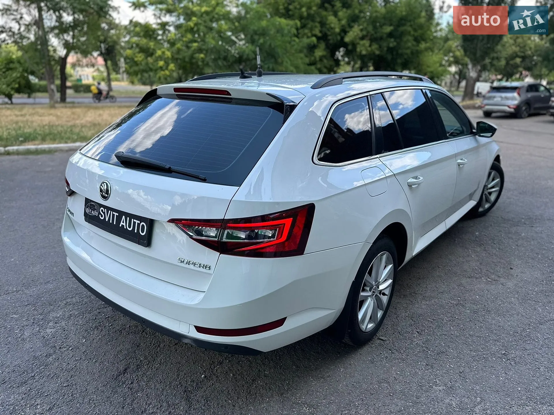 2016 Skoda Superb - мініатюра 8