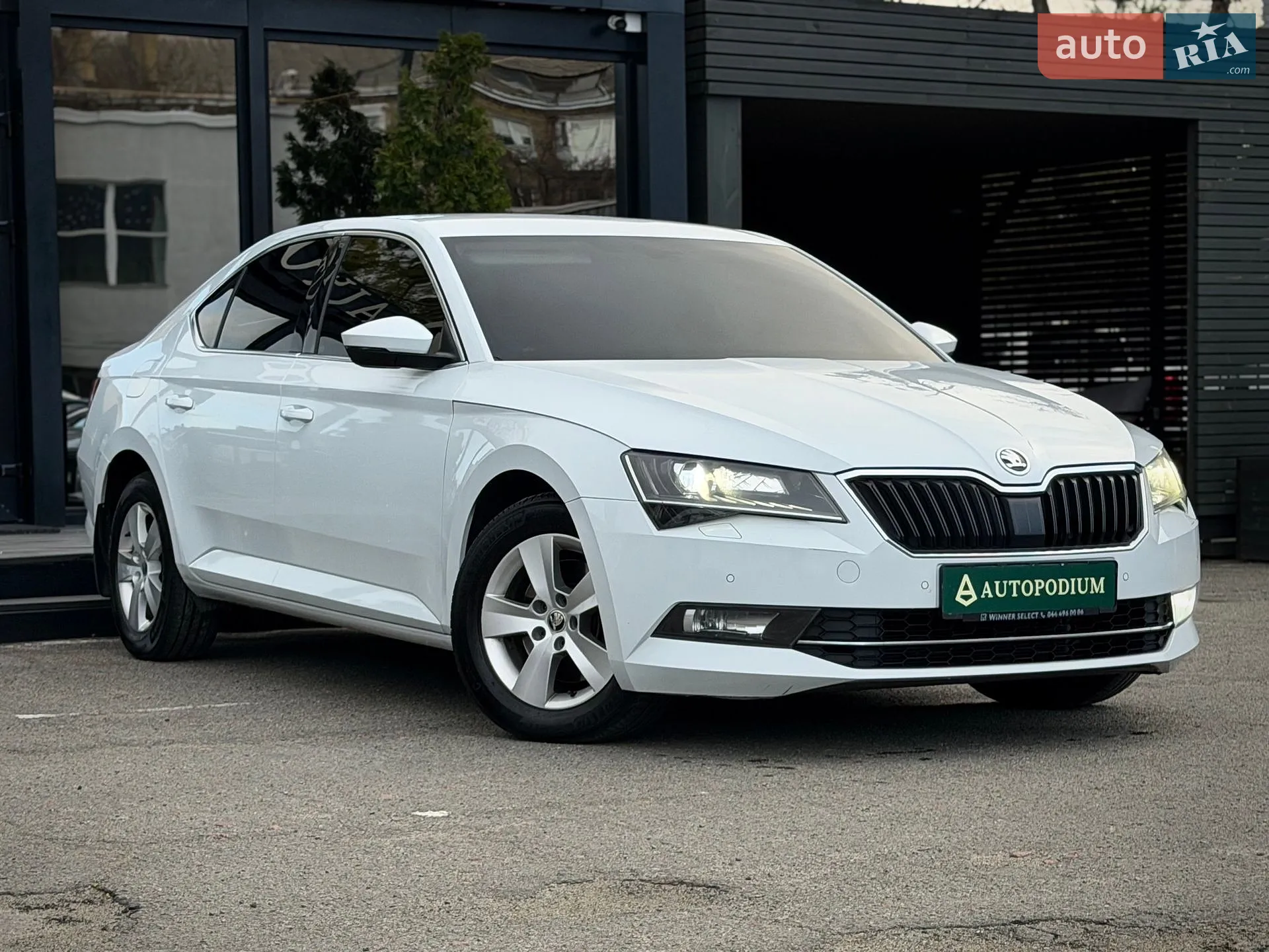 2019 Skoda Superb - мініатюра 3
