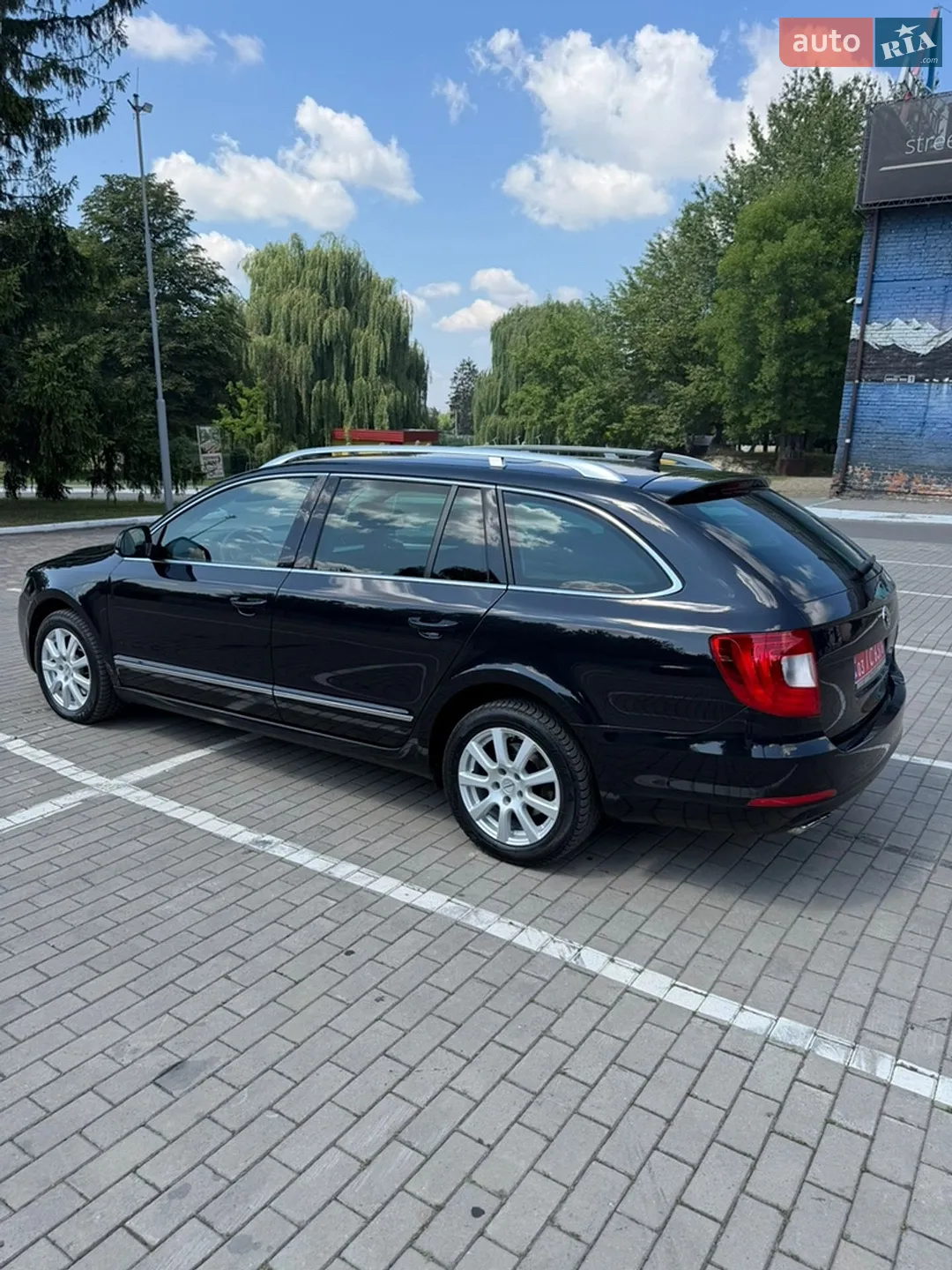 2011 Skoda Superb - мініатюра 16
