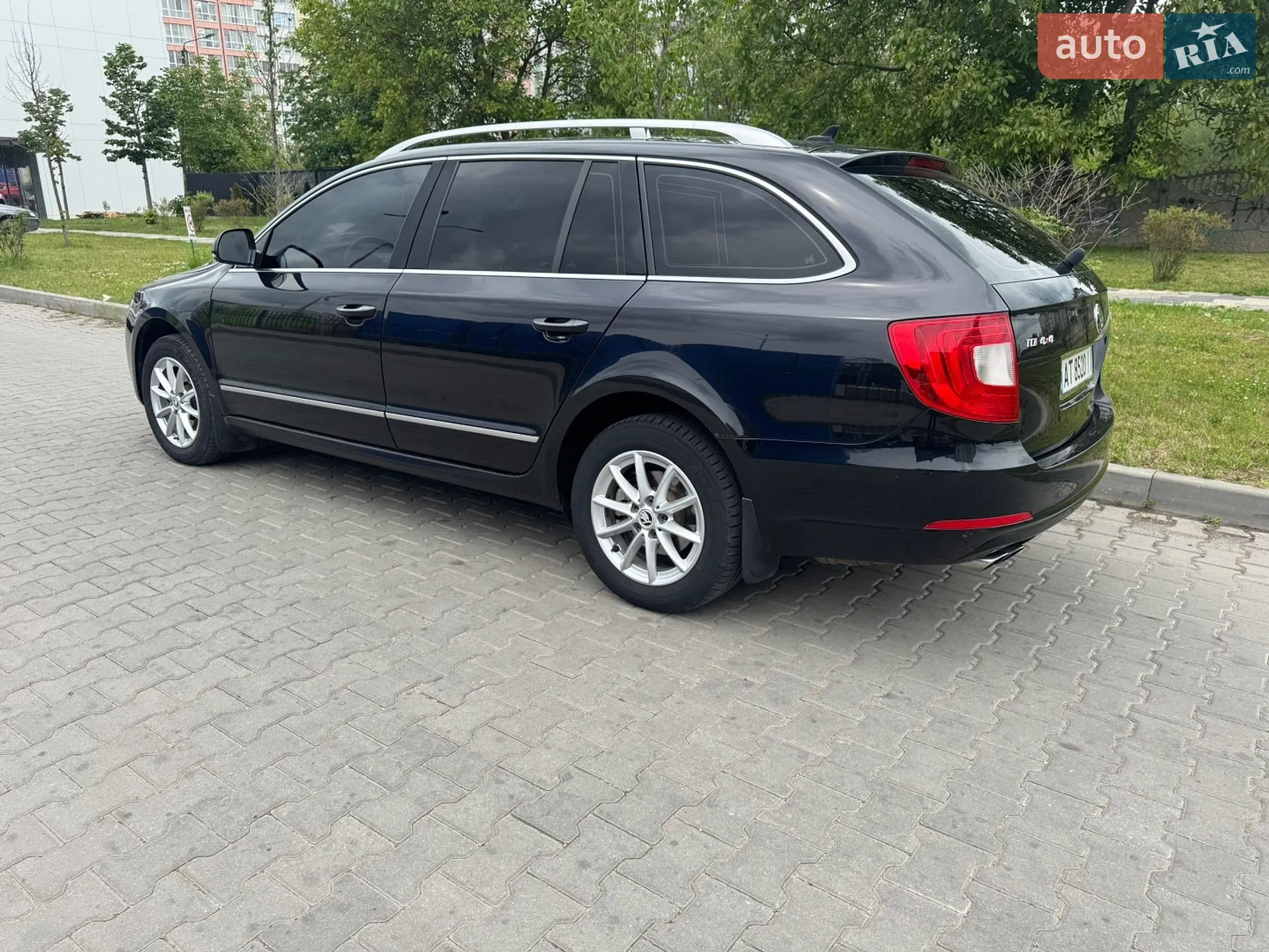2011 Skoda Superb - мініатюра 6