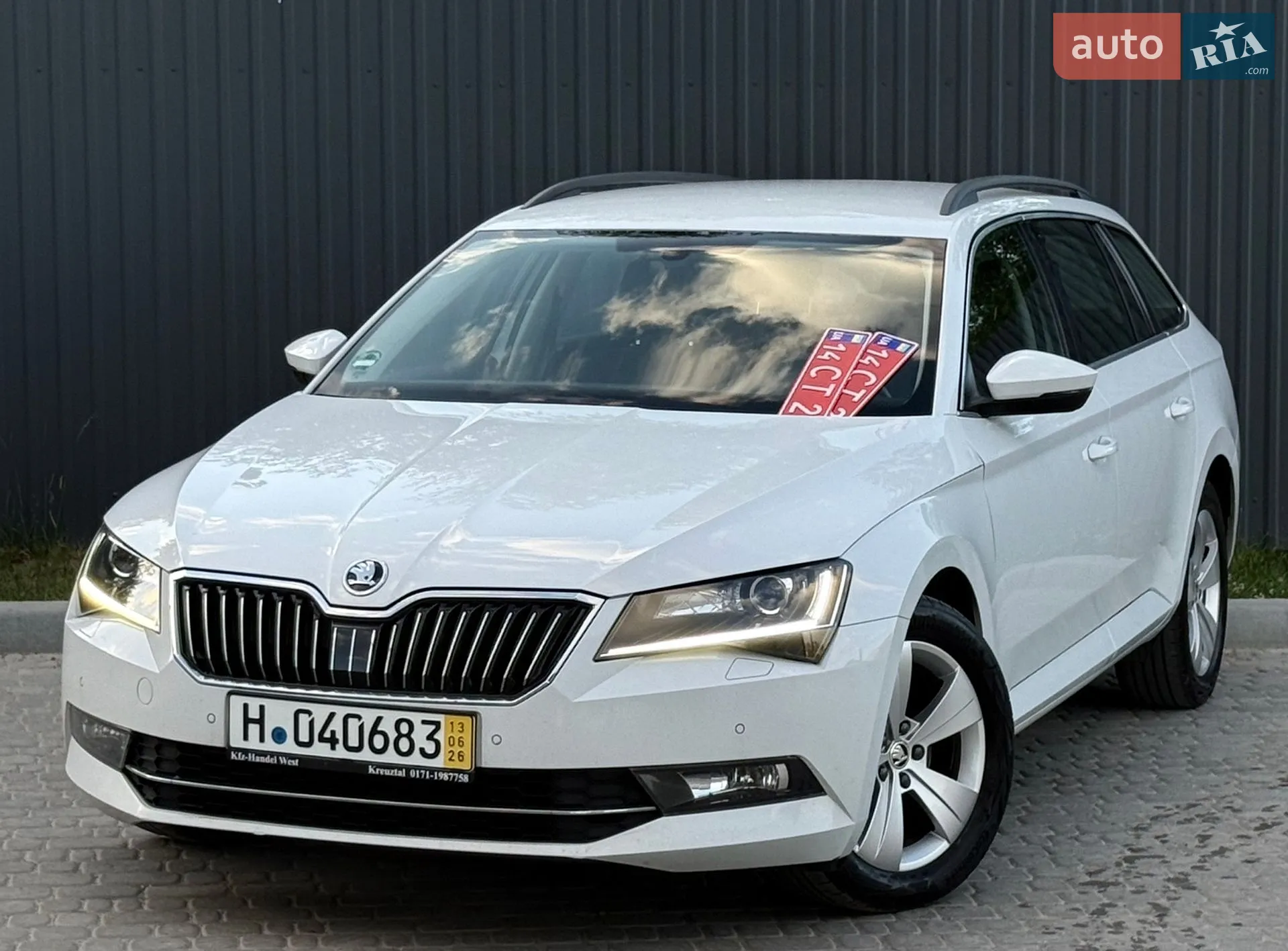 2017 Skoda Superb - мініатюра 2