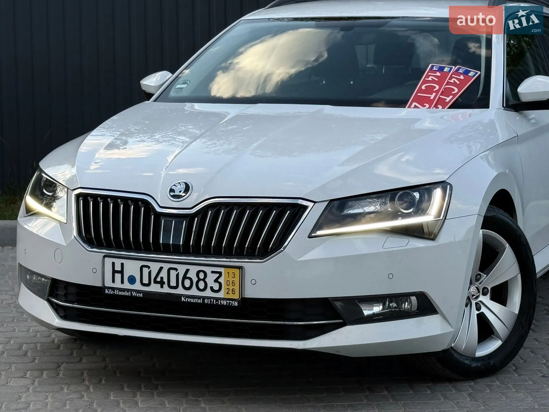 2017 Skoda Superb - мініатюра 12