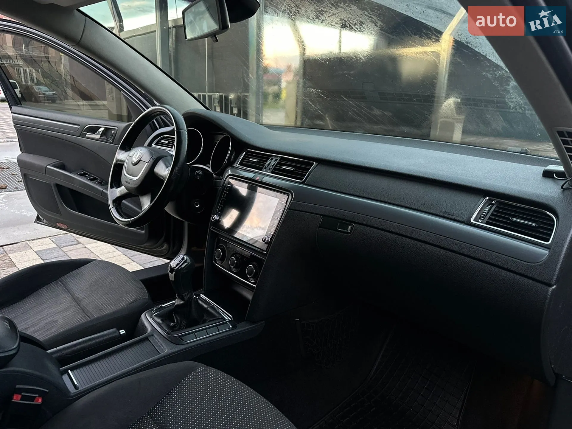 2010 Skoda Superb - мініатюра 10