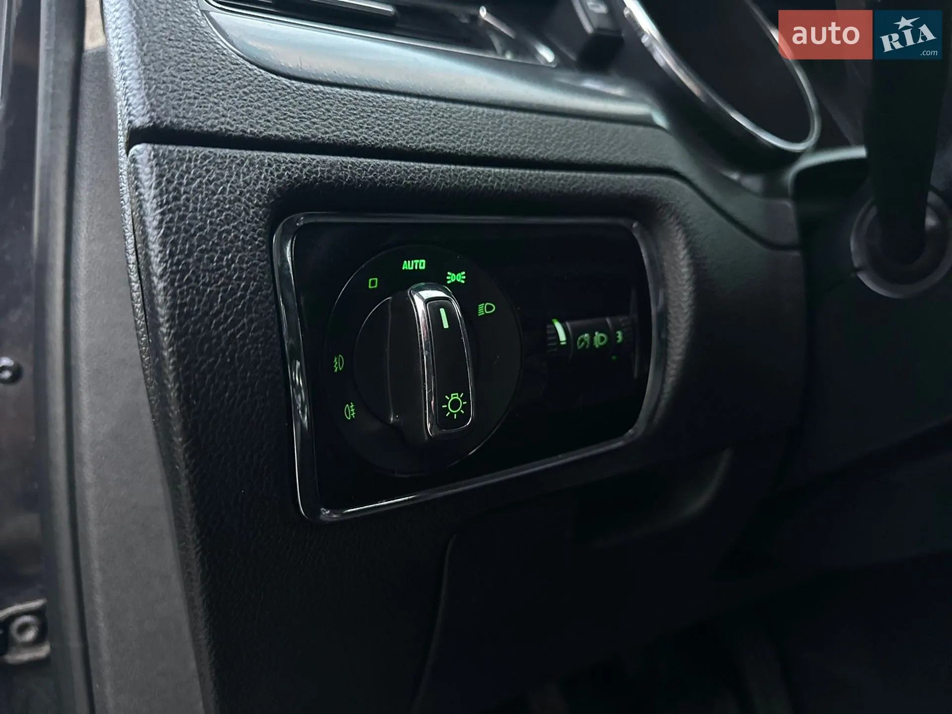 2010 Skoda Superb - мініатюра 15