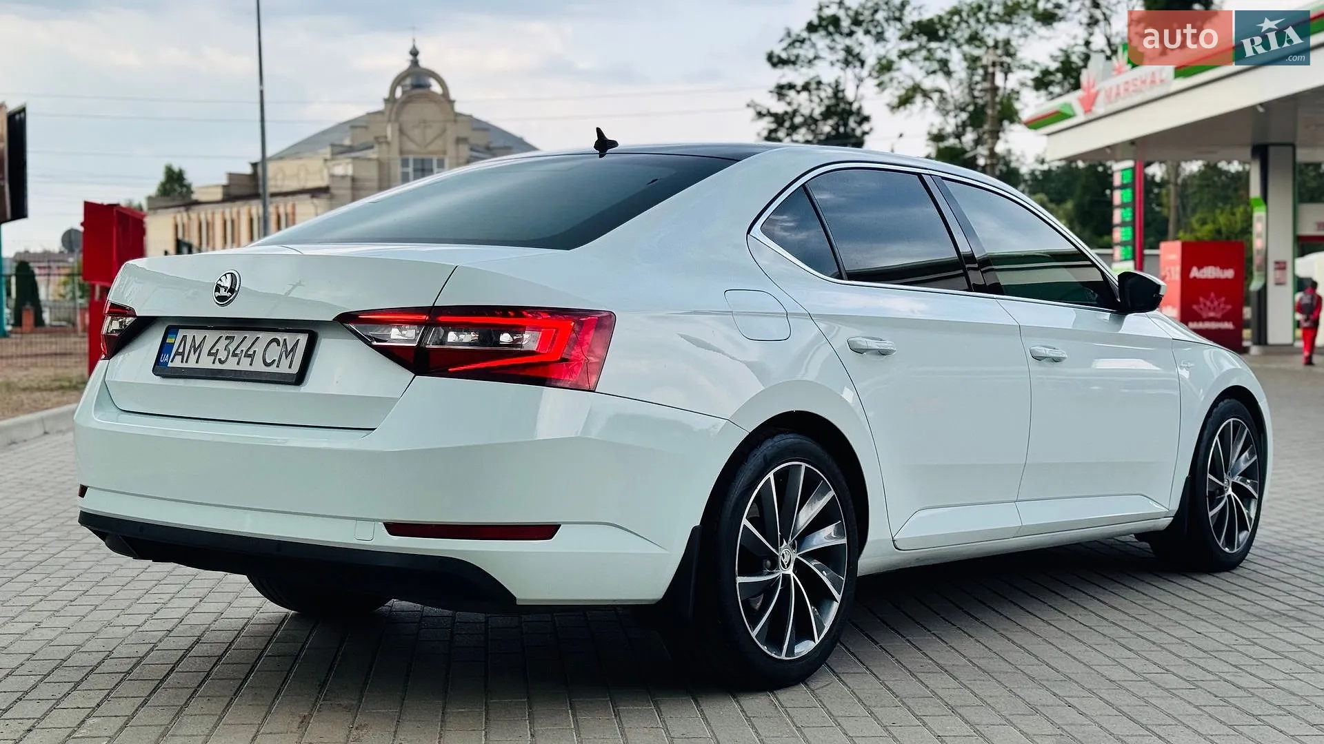 2016 Skoda Superb - мініатюра 9