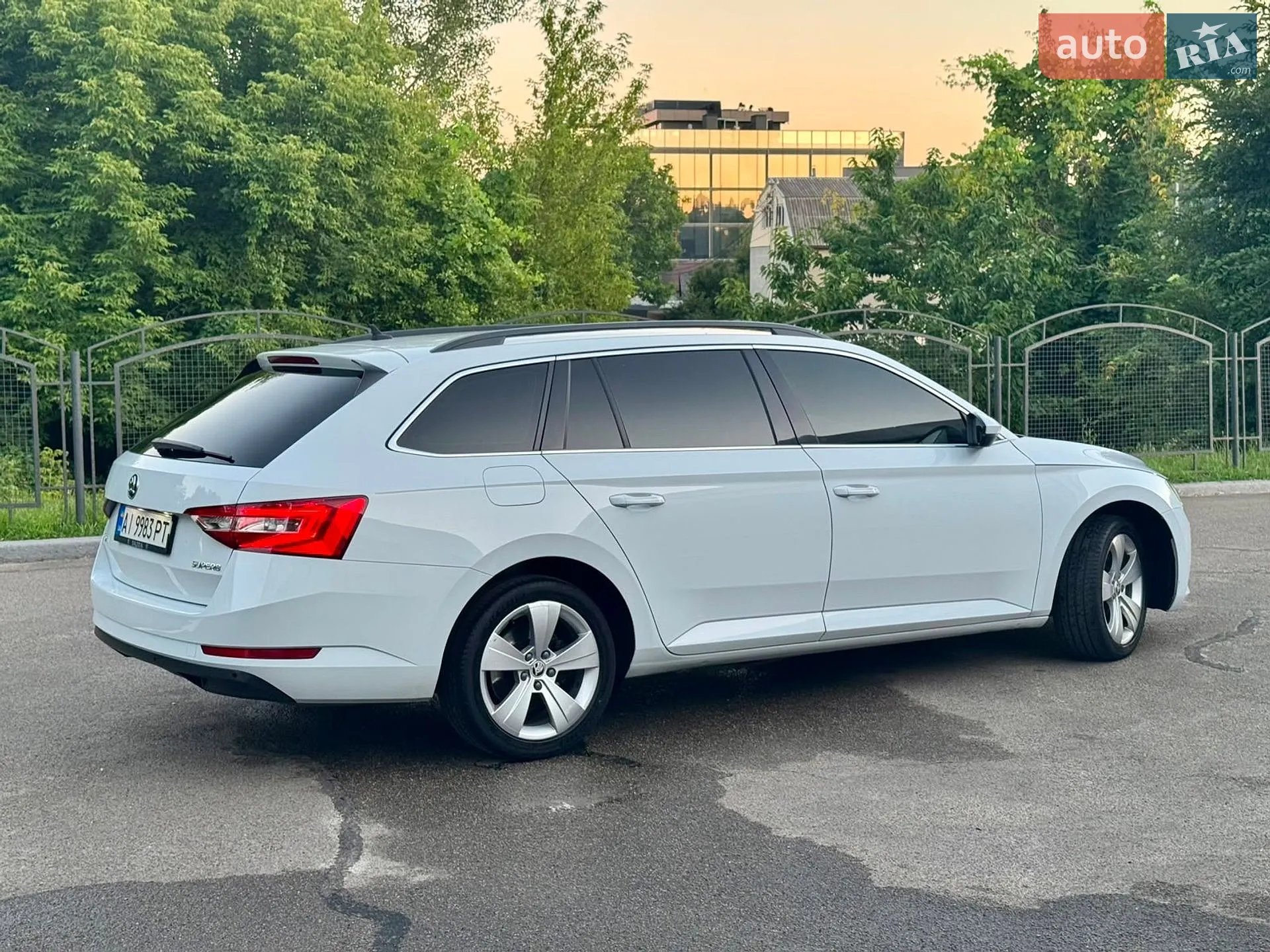 2017 Skoda Superb - мініатюра 11
