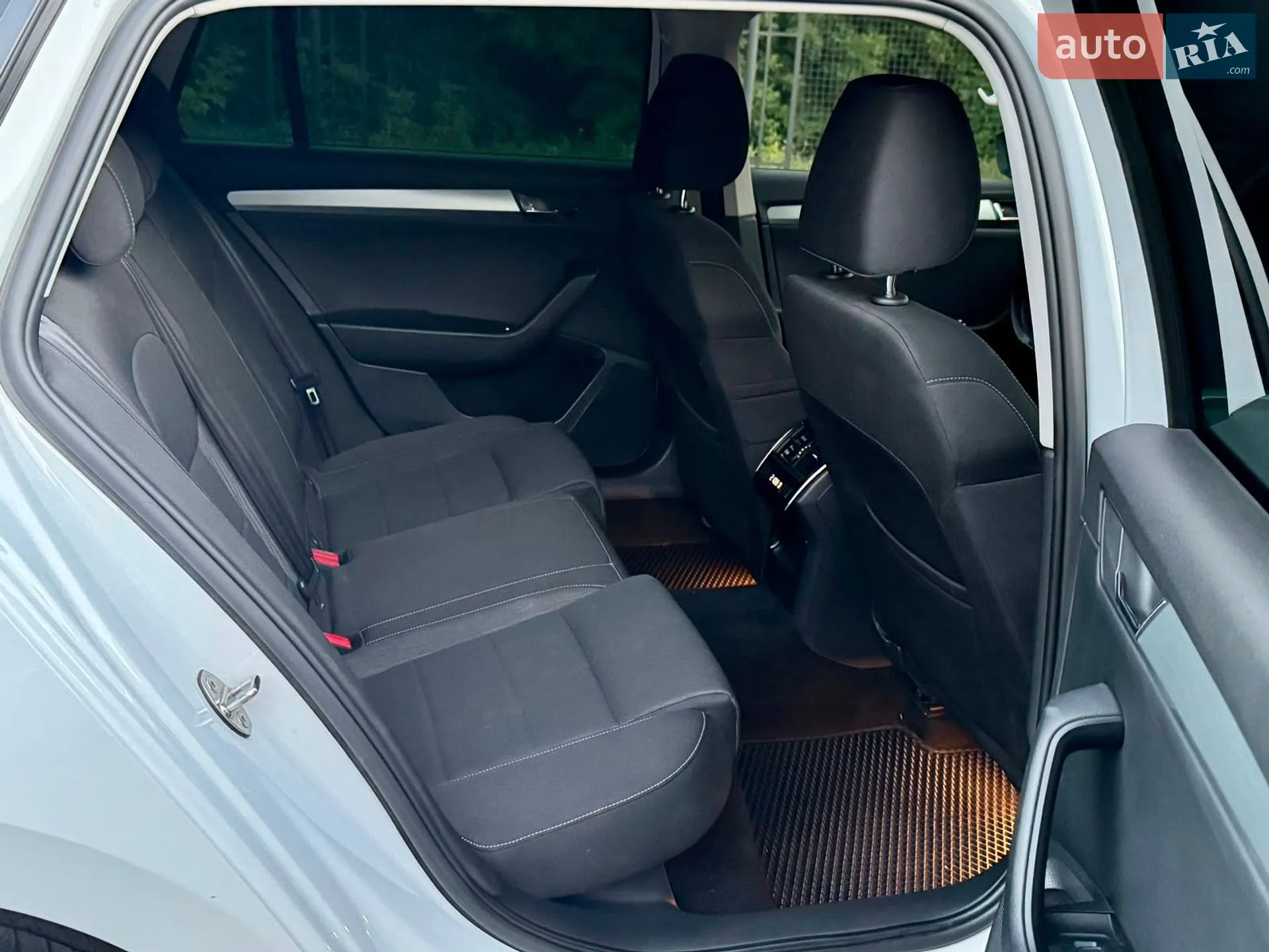 2017 Skoda Superb - мініатюра 27