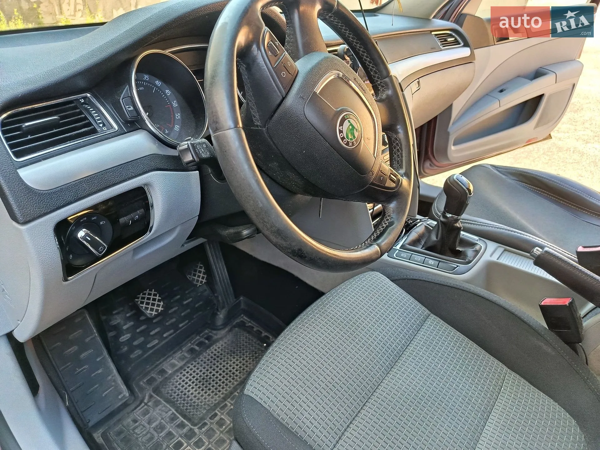 2011 Skoda Superb - мініатюра 4