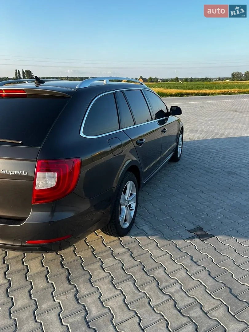 2010 Skoda Superb - мініатюра 11