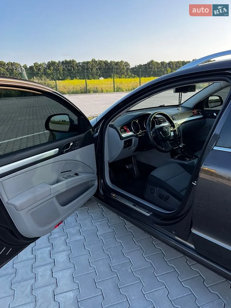 2010 Skoda Superb - мініатюра 17