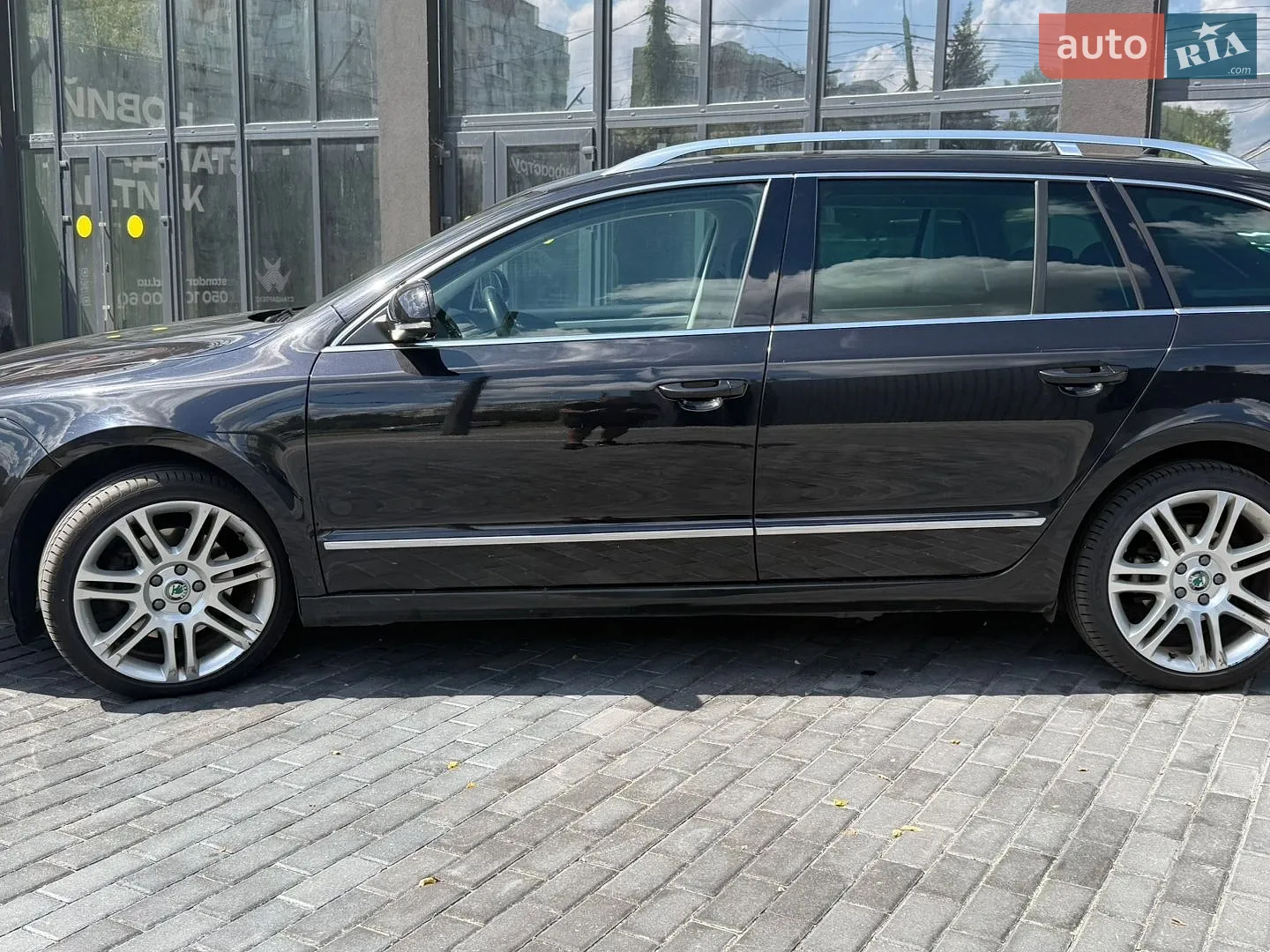 2011 Skoda Superb - мініатюра 3