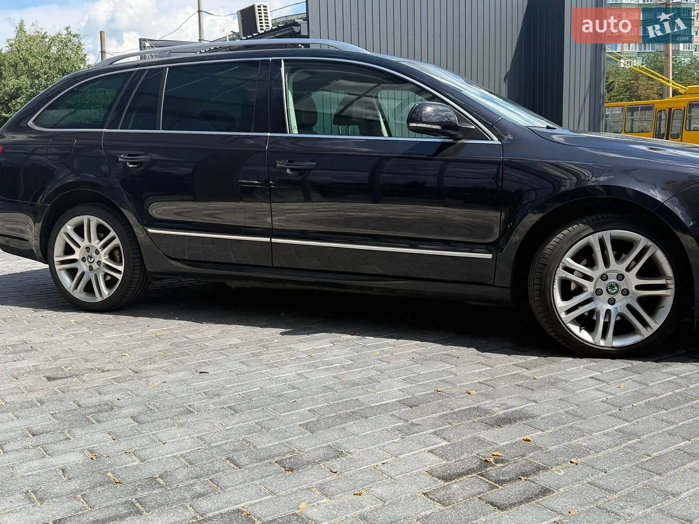2011 Skoda Superb - мініатюра 13