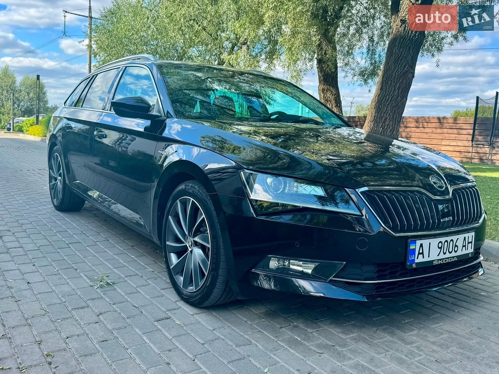 2019 Skoda Superb - мініатюра 2