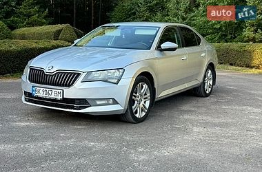 Лифтбек Skoda Superb 2016 в Ровно