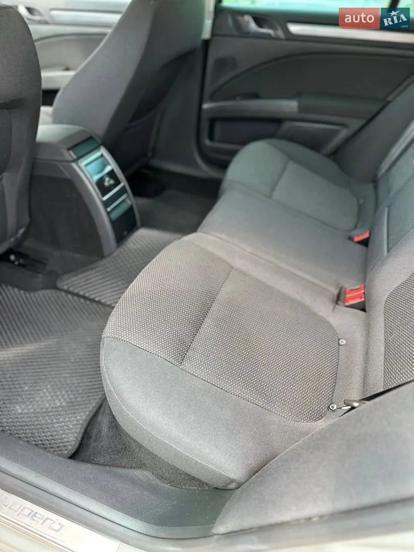 2011 Skoda Superb - мініатюра 32