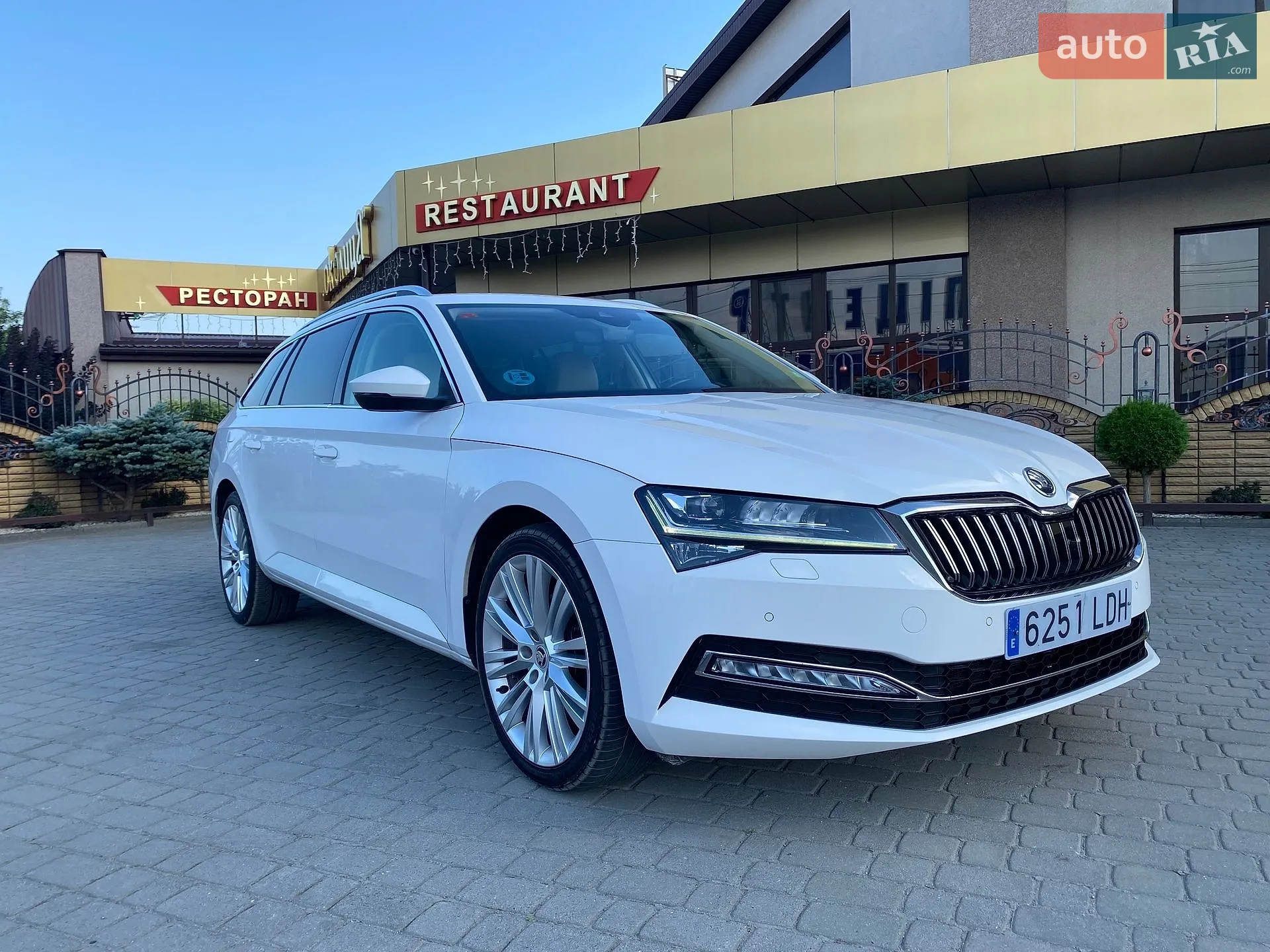 2019 Skoda Superb - мініатюра 8