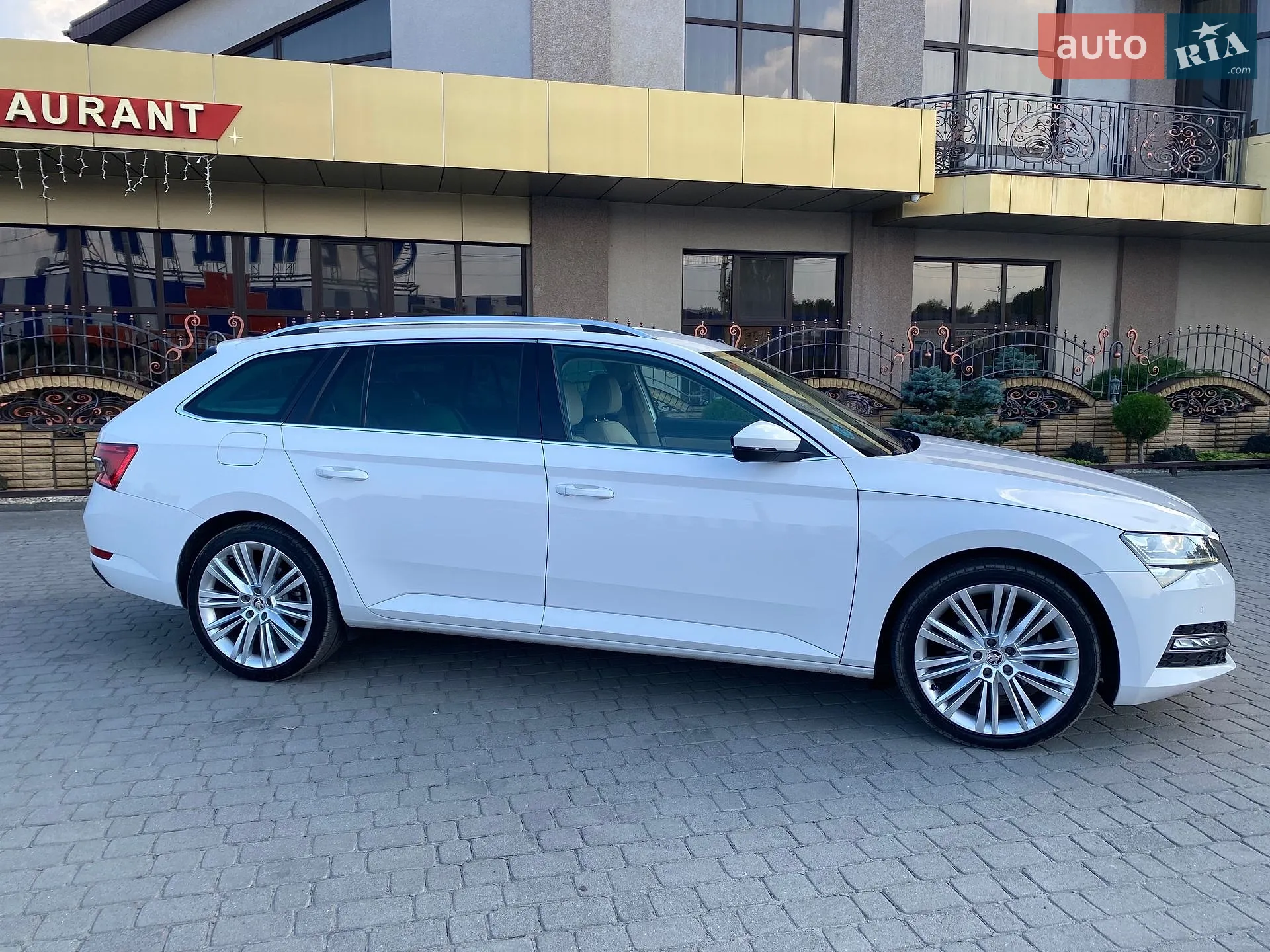 2019 Skoda Superb - мініатюра 10