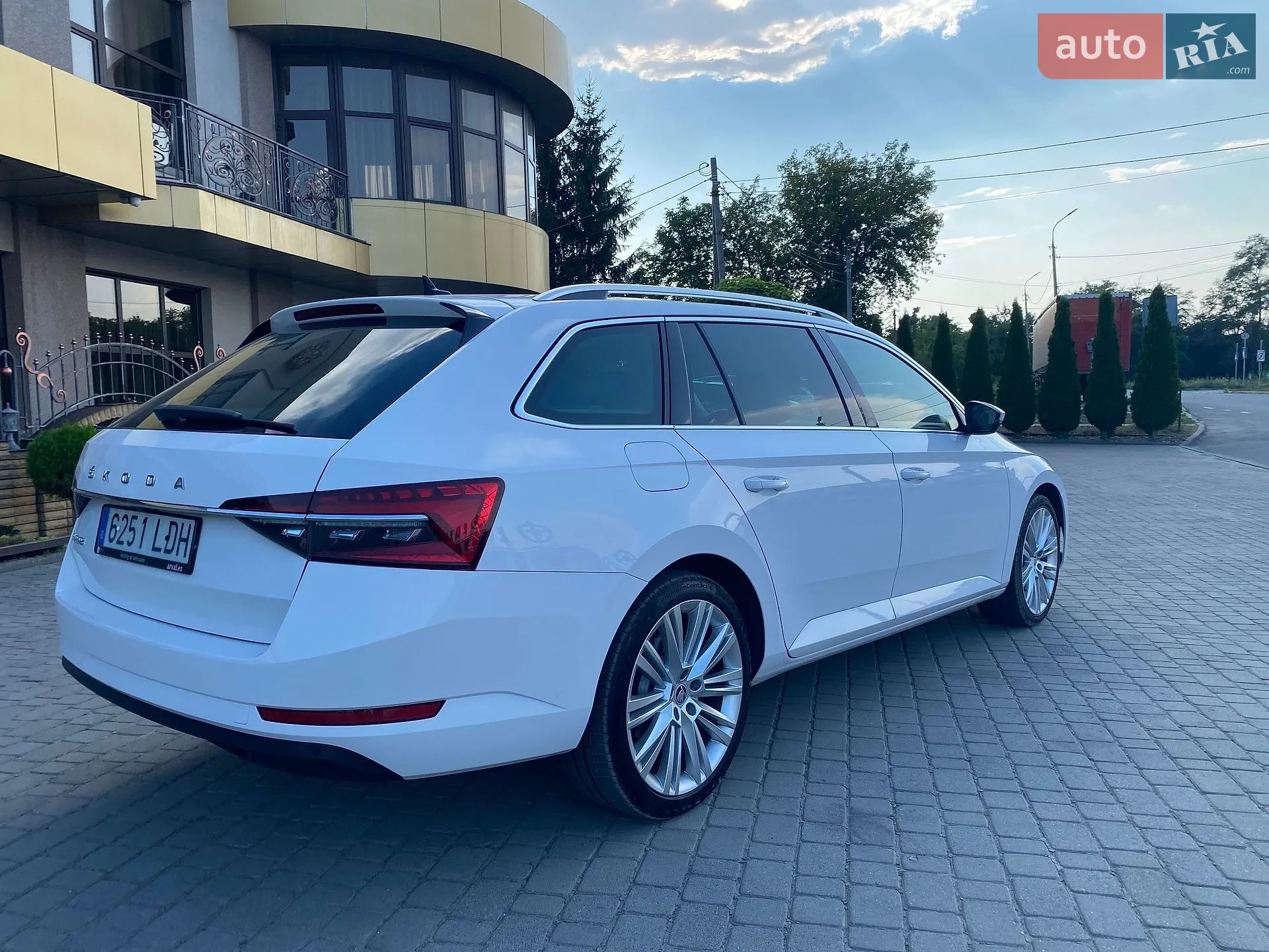 2019 Skoda Superb - мініатюра 9