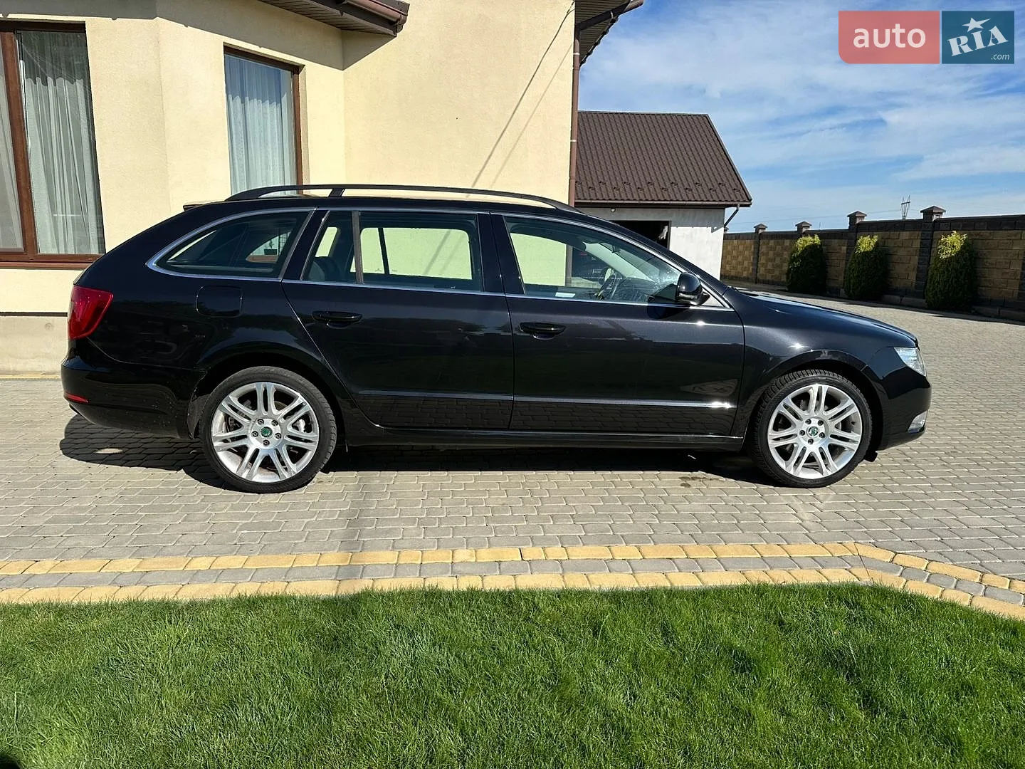2011 Skoda Superb - мініатюра 10
