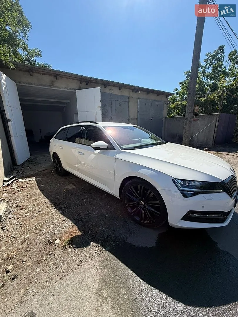 2020 Skoda Superb - мініатюра 3
