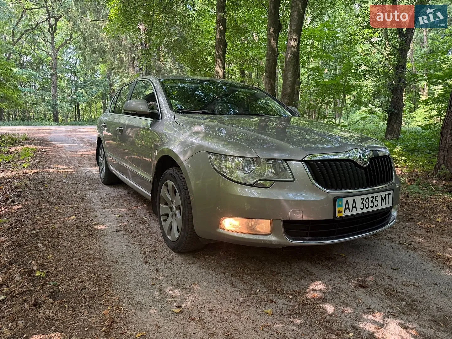 2011 Skoda Superb - мініатюра 2