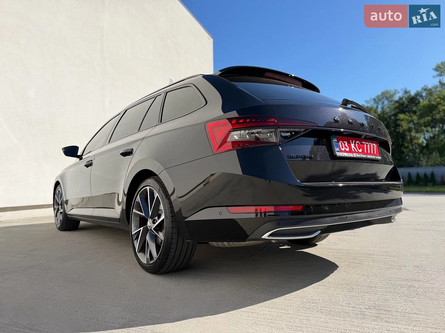 2022 Skoda Superb - фото 1
