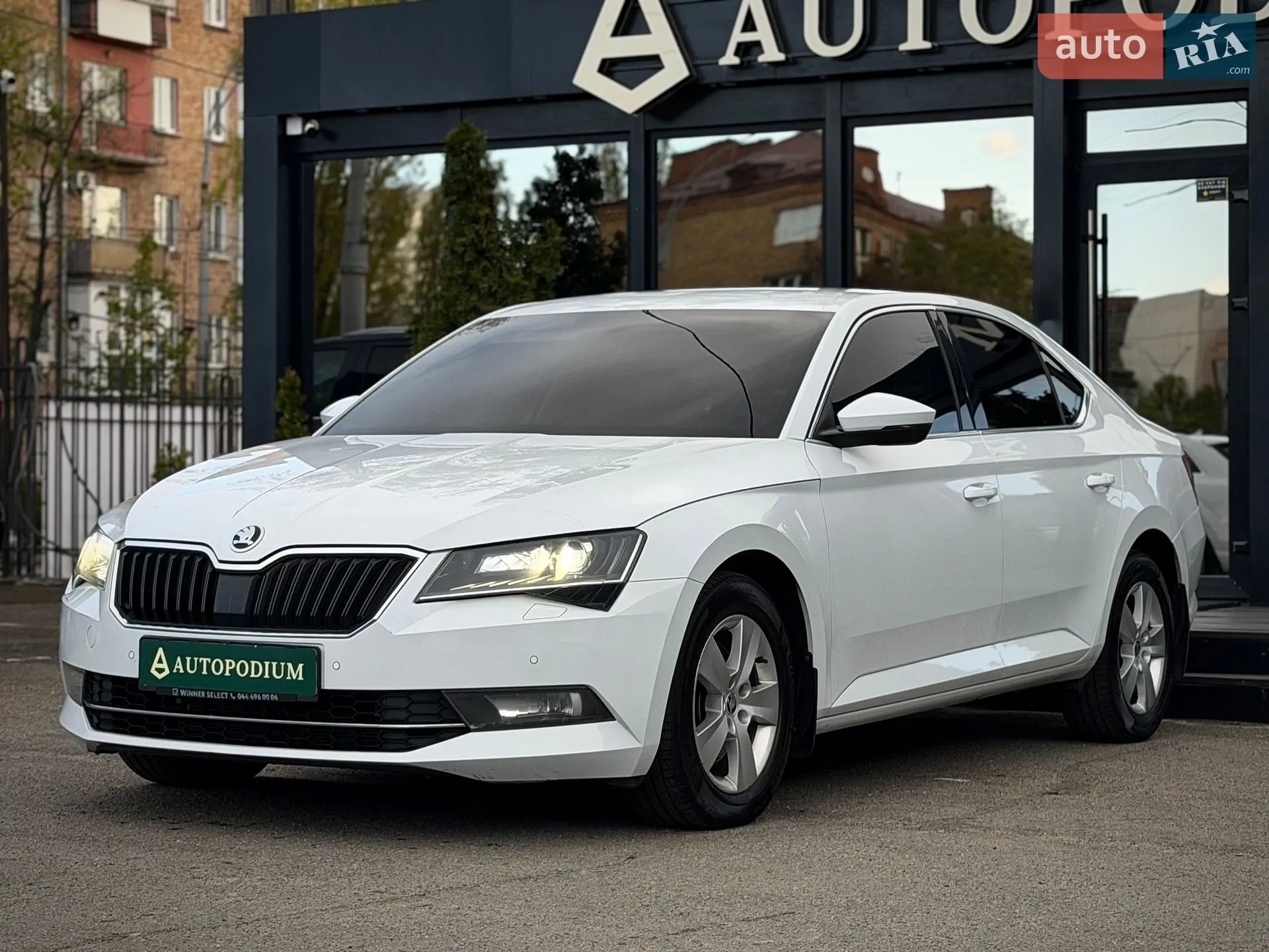 2019 Skoda Superb - мініатюра 6