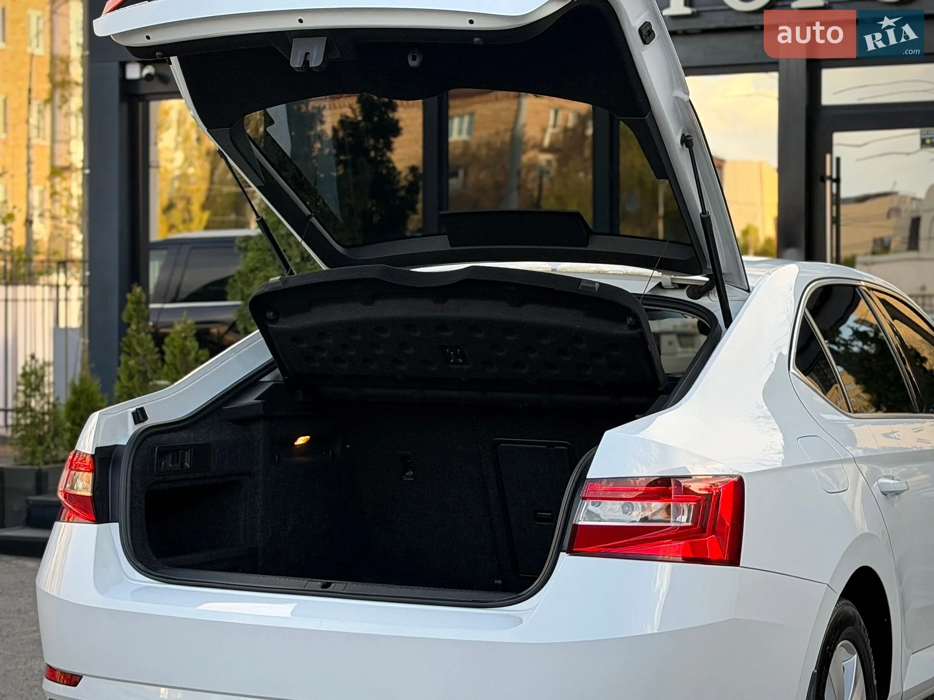 2019 Skoda Superb - мініатюра 18