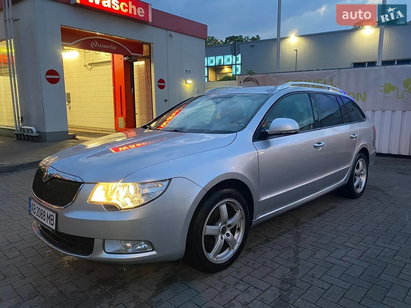 2011 Skoda Superb - мініатюра 9
