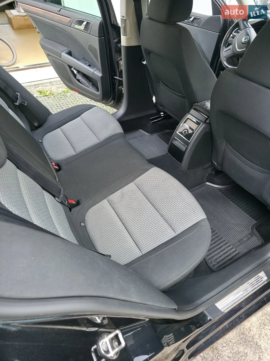 2011 Skoda Superb - мініатюра 7