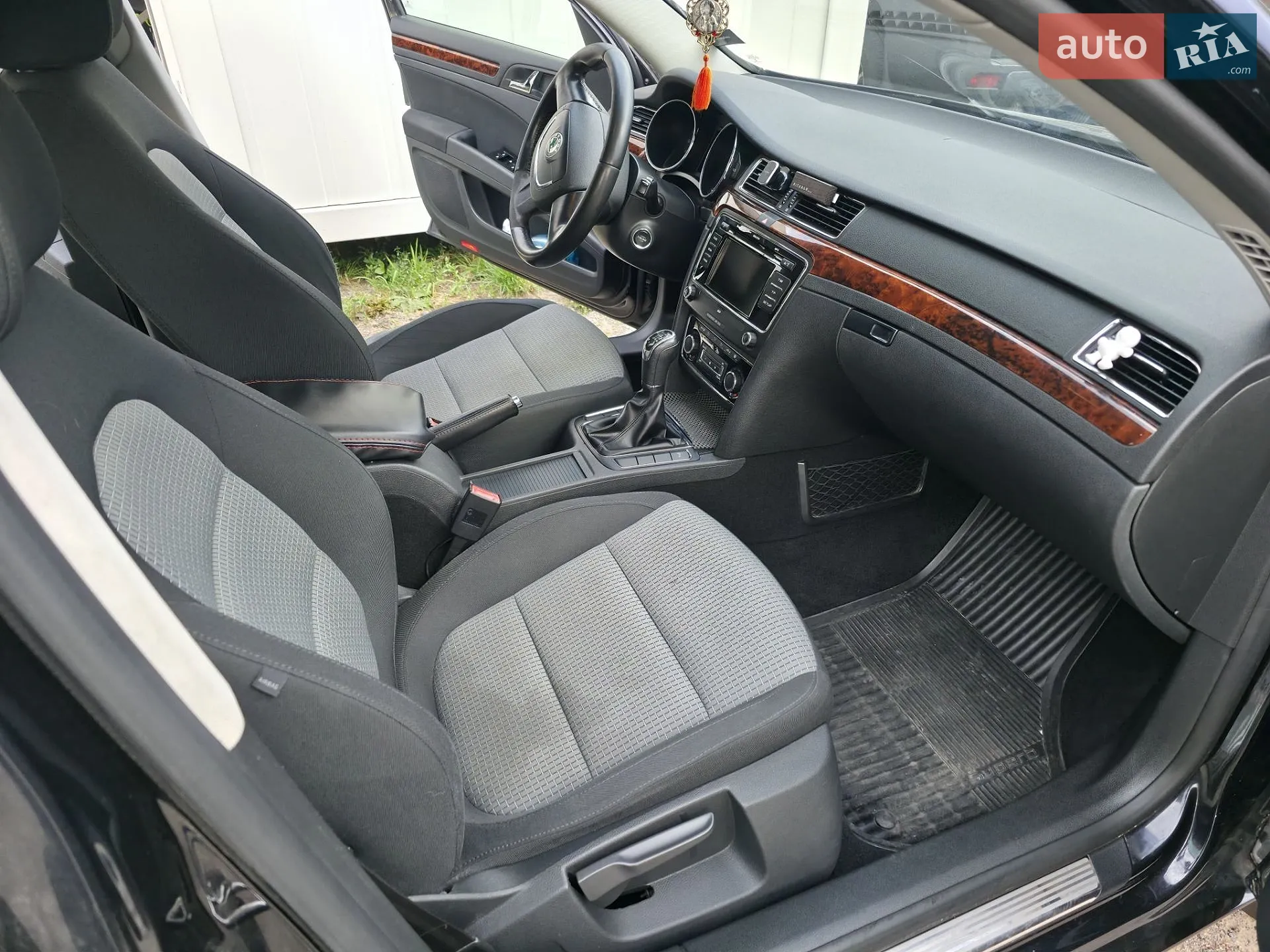 2011 Skoda Superb - мініатюра 8
