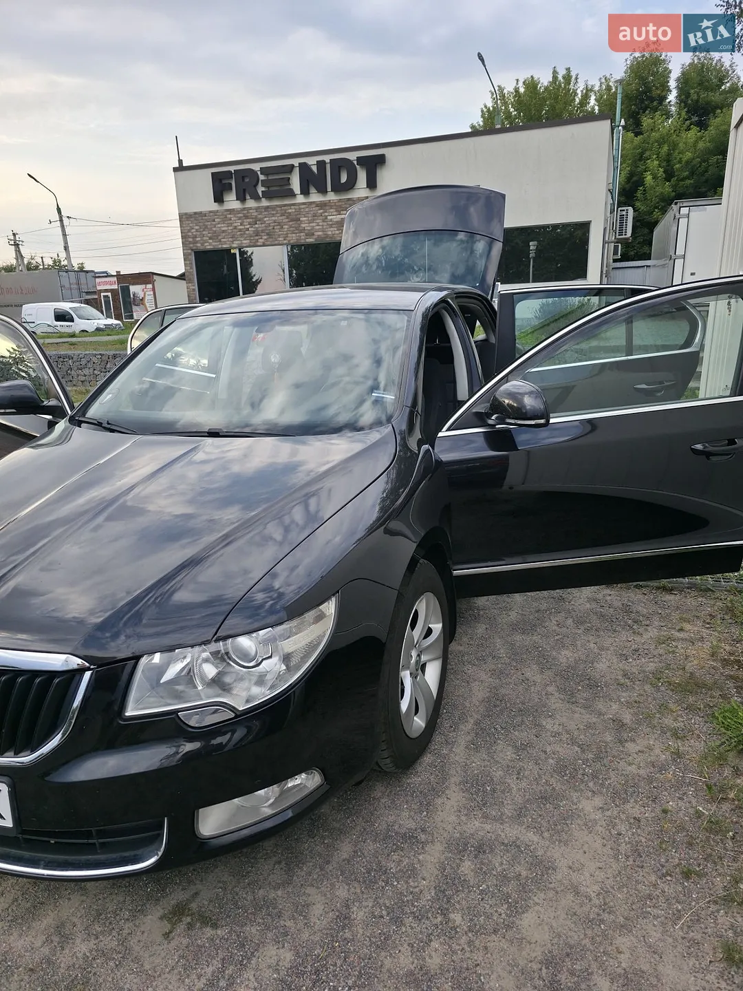 2011 Skoda Superb - мініатюра 13