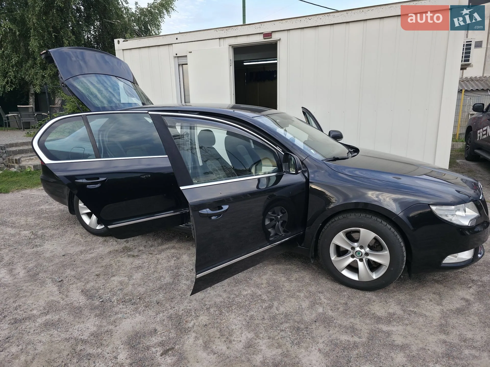 2011 Skoda Superb - мініатюра 9
