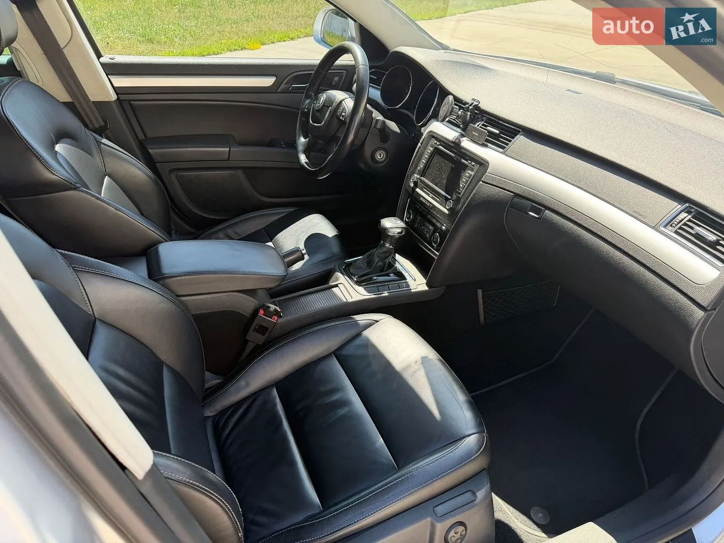 2011 Skoda Superb - мініатюра 8